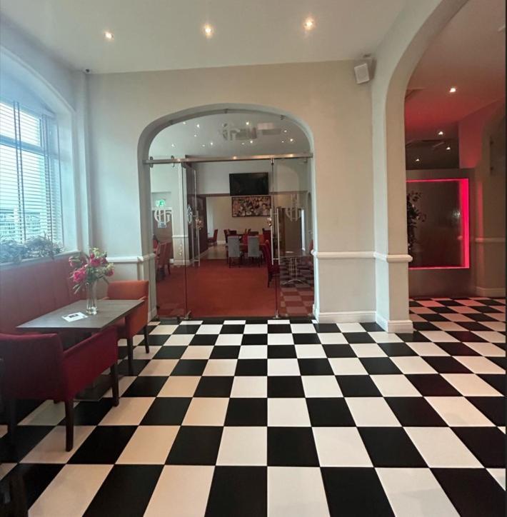The Grand Hotel Port Talbot Luaran gambar