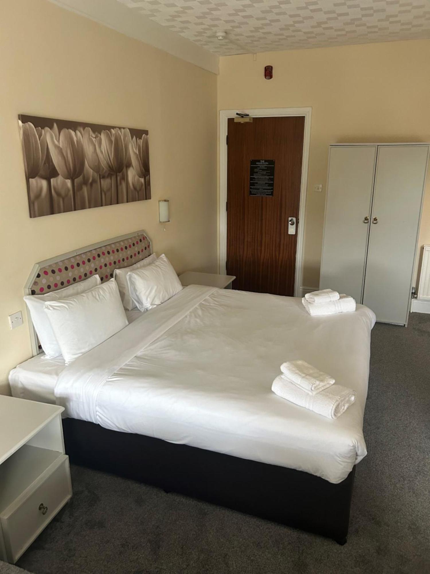 The Grand Hotel Port Talbot Luaran gambar